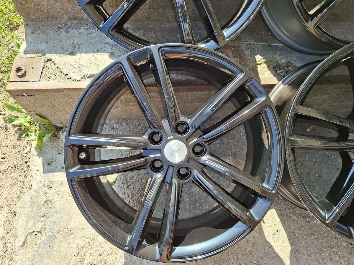 TESLA ET40 8j, light alloy, R19