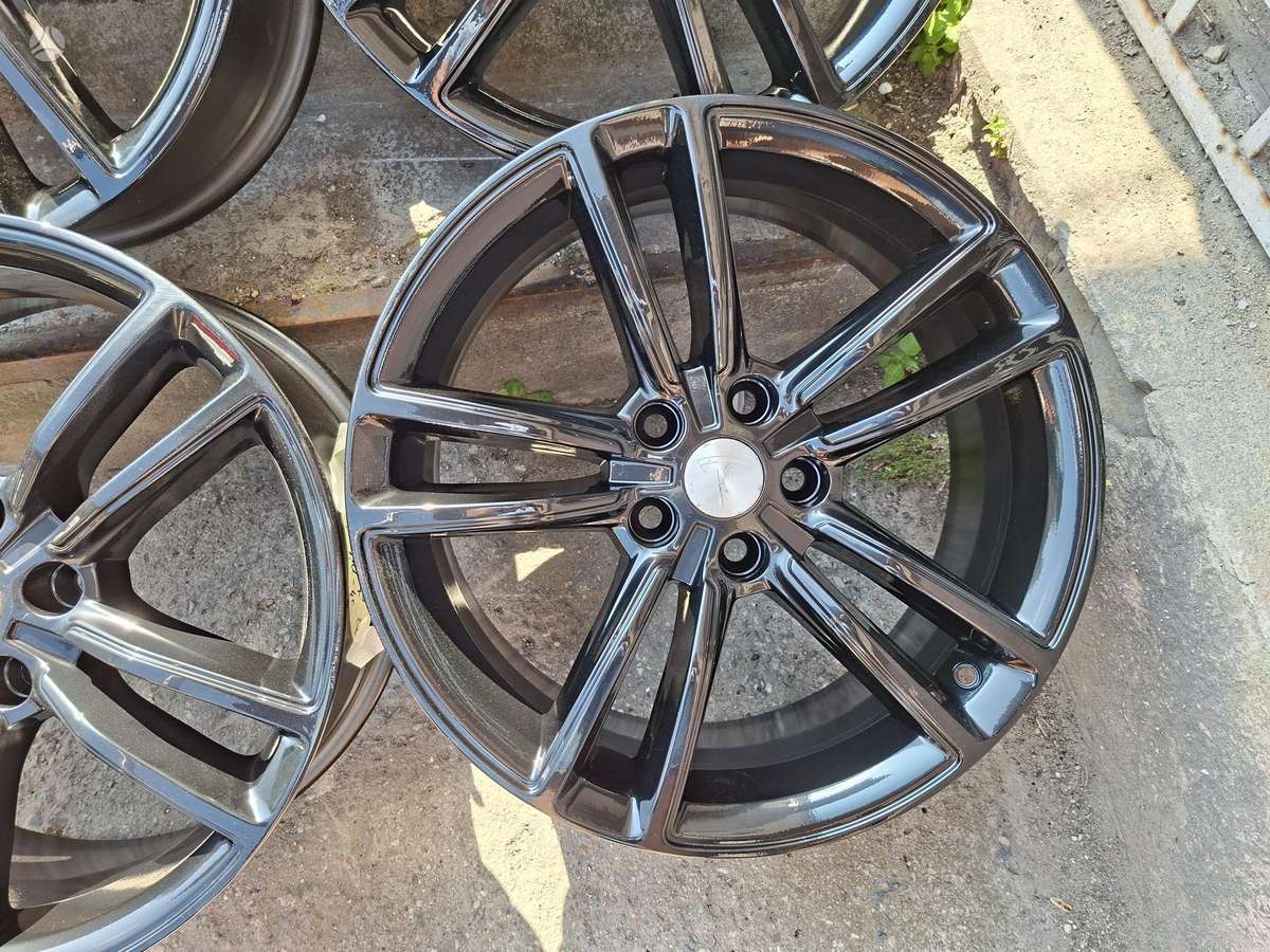 TESLA ET40 8j, light alloy, R19