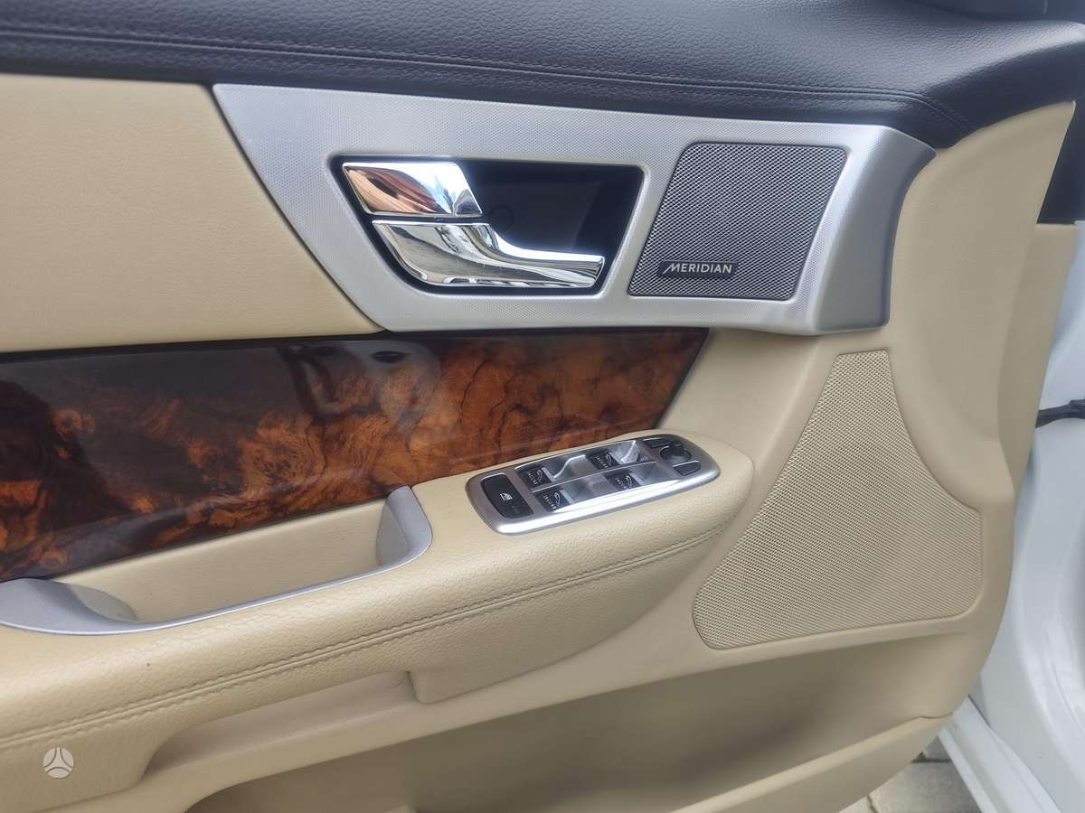 Jaguar XF, 2.0 l., Седан
