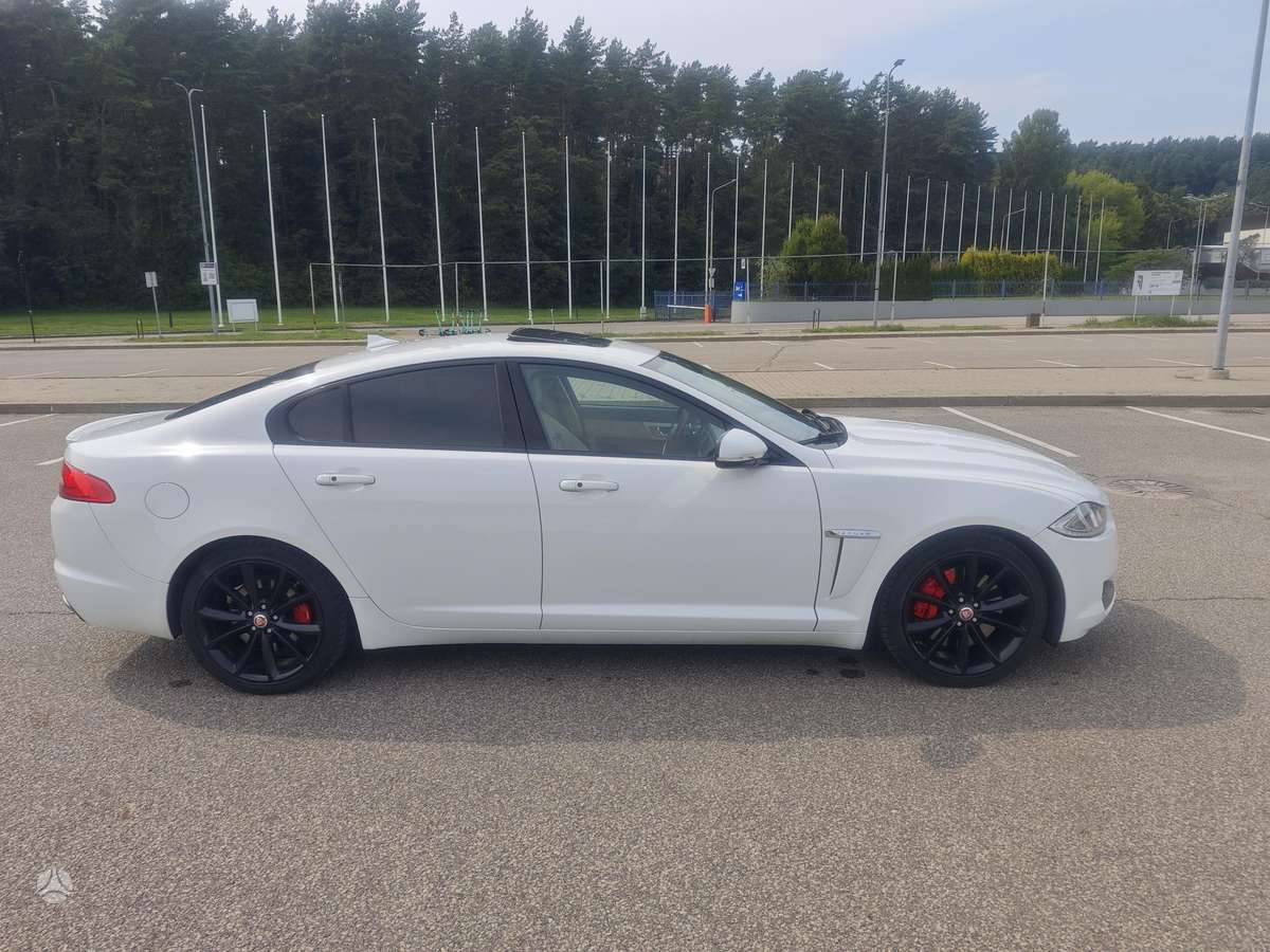 Jaguar XF, 2.0 l., Седан