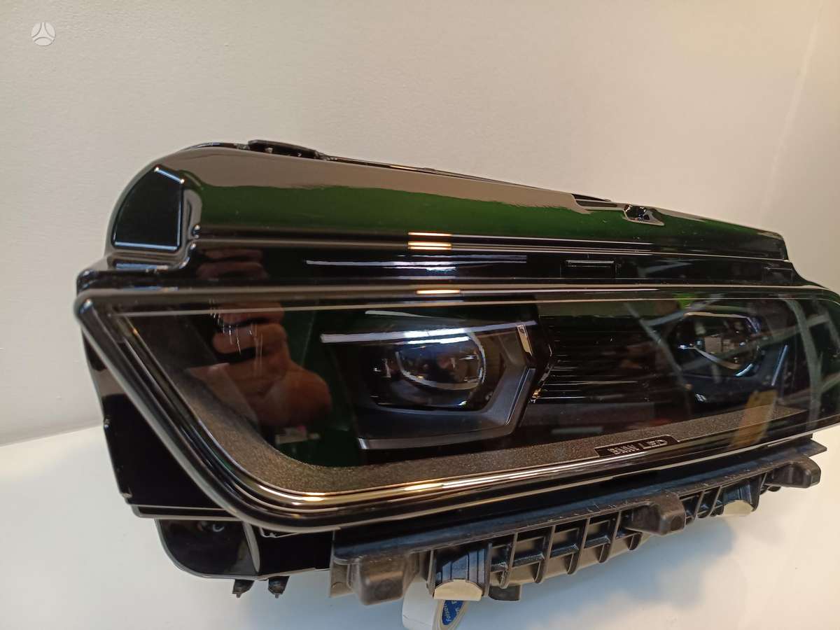 BMW 7 serija, 5B33f01