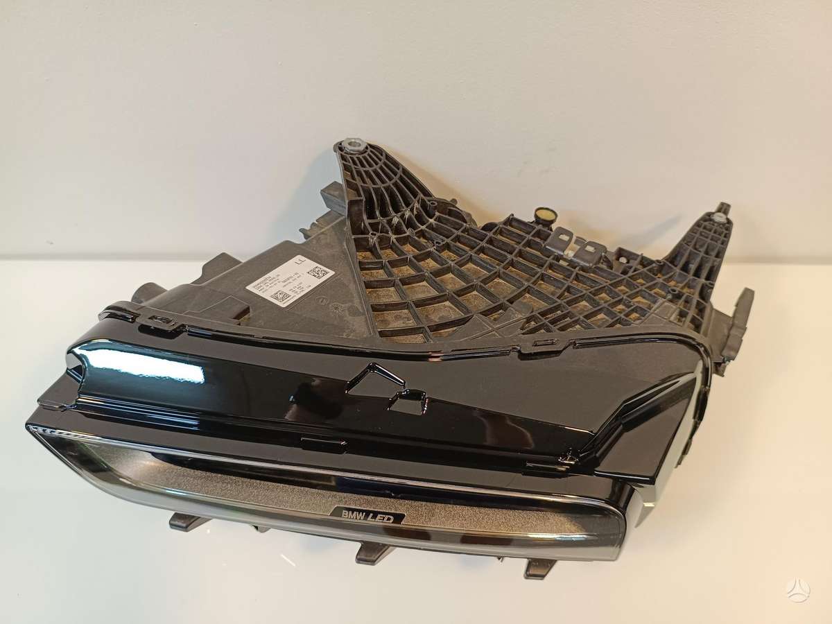 BMW 7 serija, 5B33f01