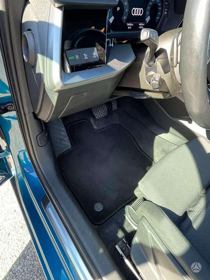 Audi A3, 1.0 l., Седан