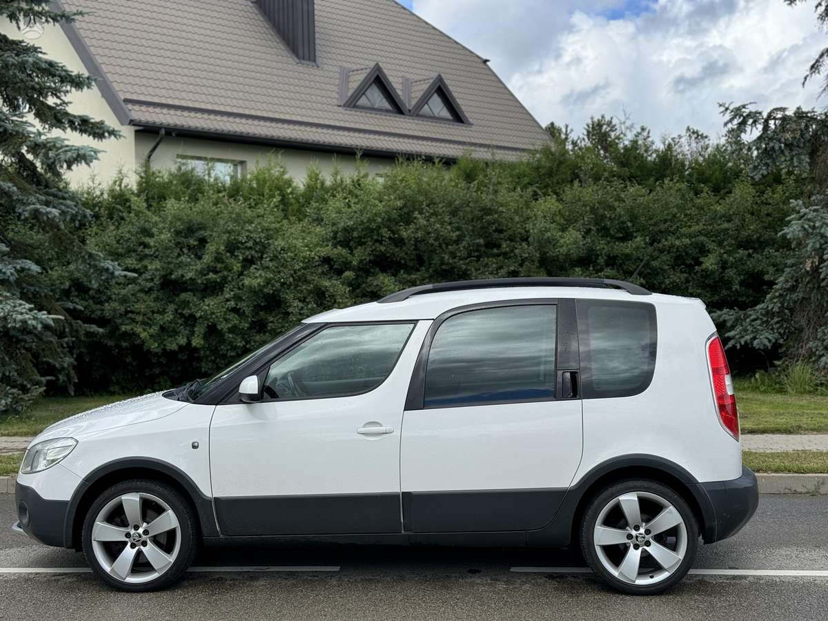 Škoda Roomster Scout - 11