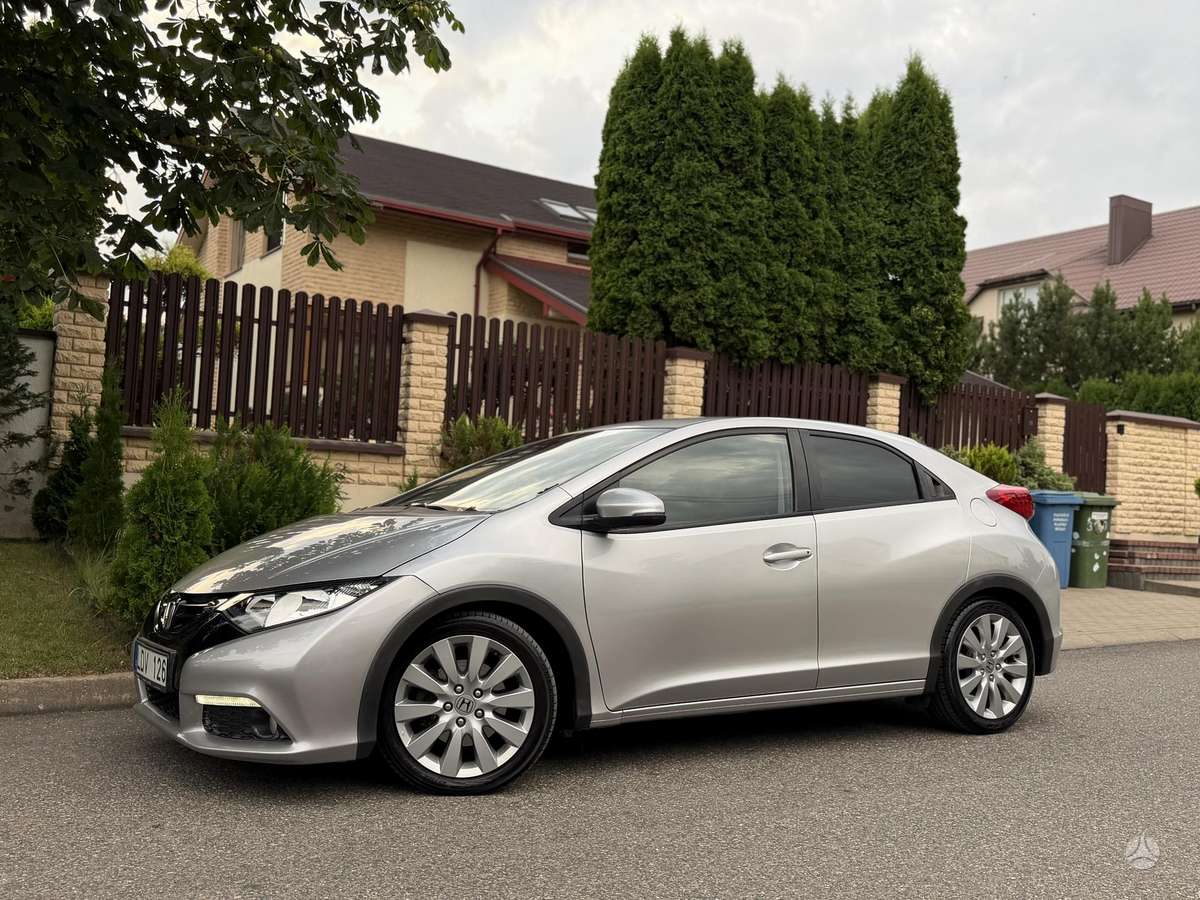 Honda Civic, 1.8 l., hatchback