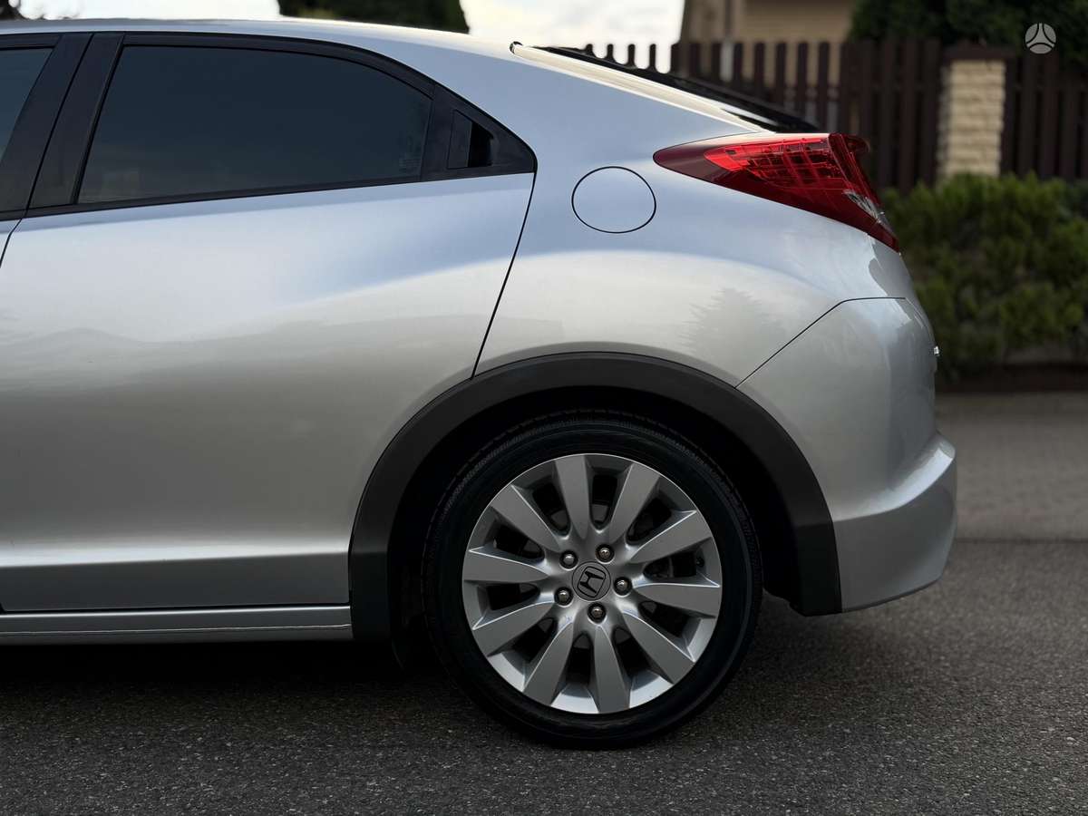 Honda Civic, 1.8 l., hatchback