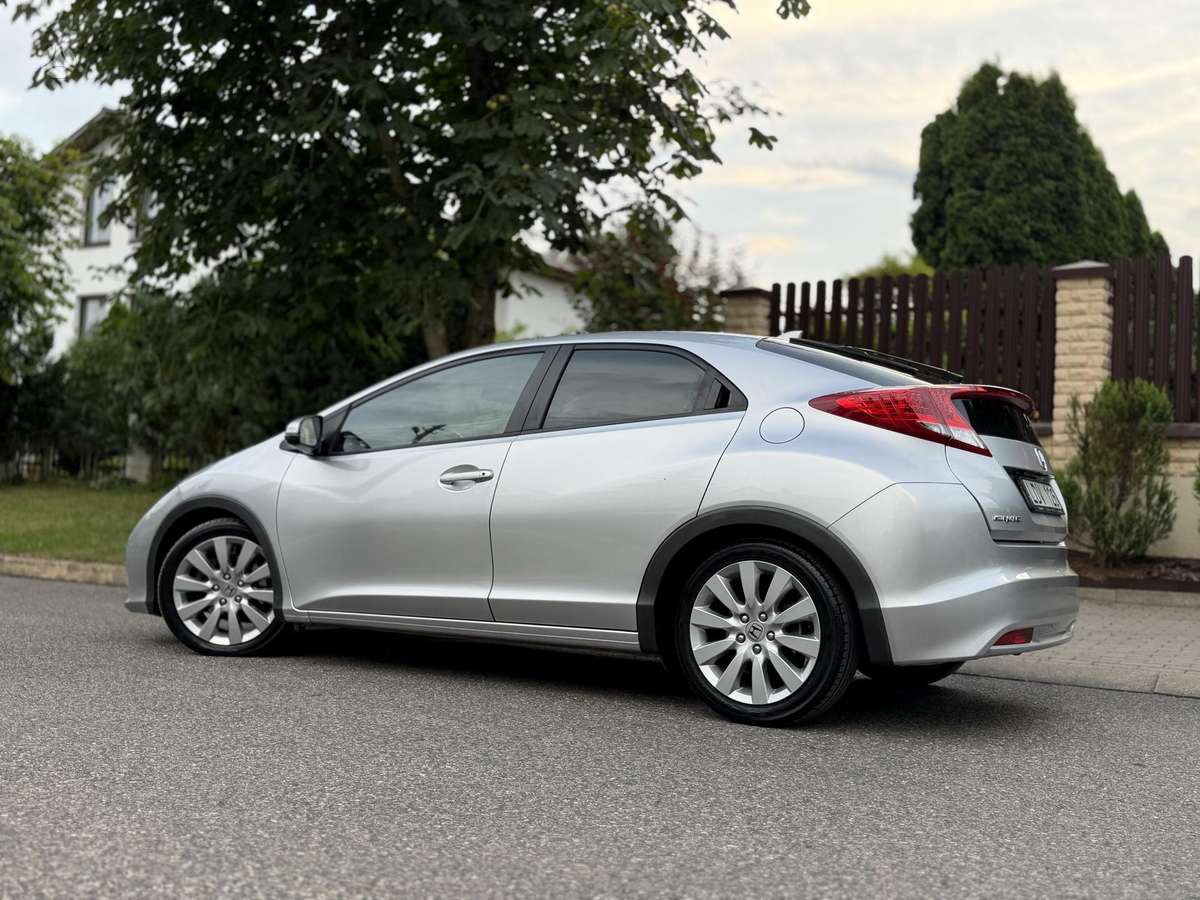 Honda Civic, 1.8 l., hatchback
