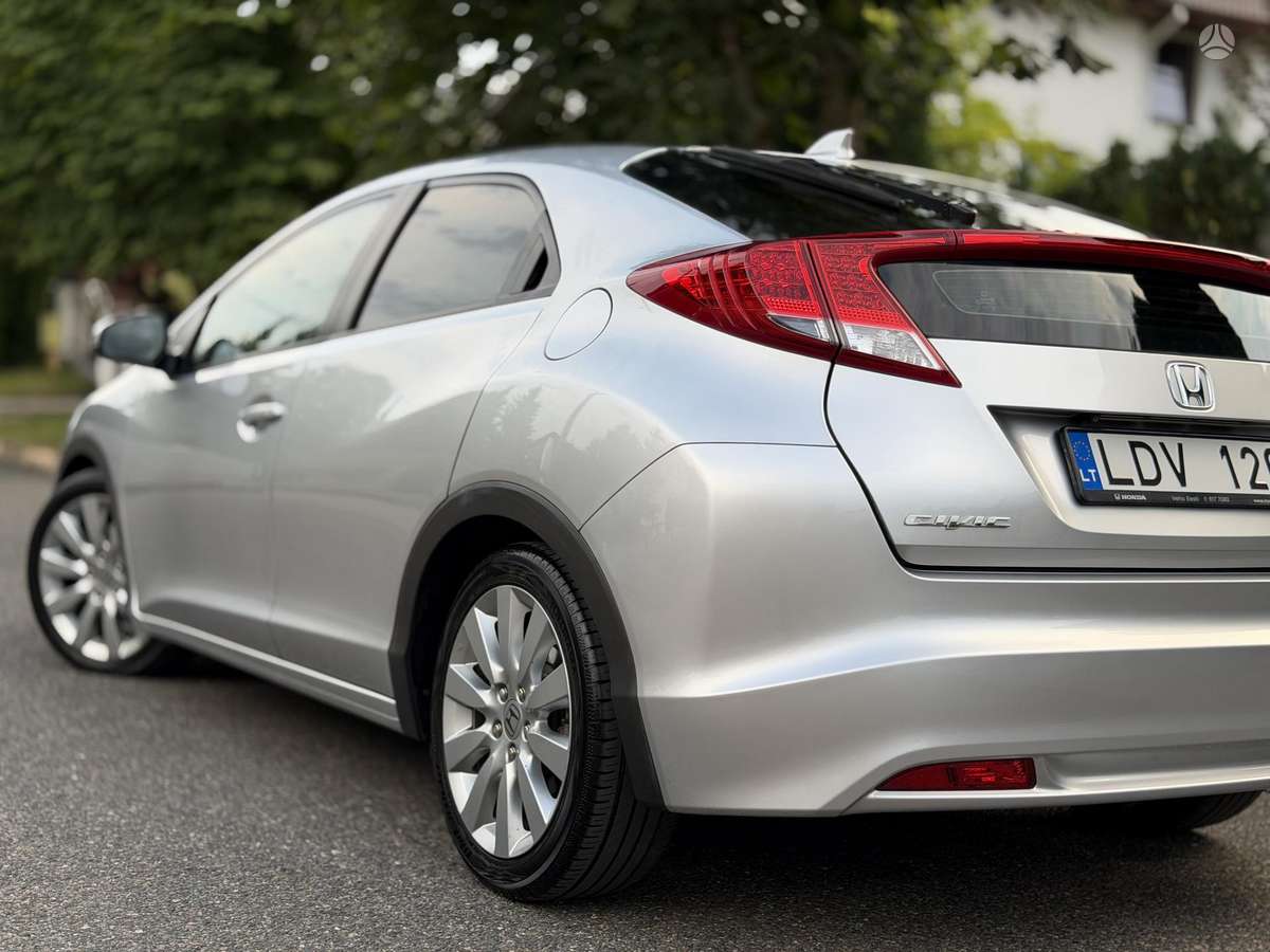 Honda Civic, 1.8 l., hatchback