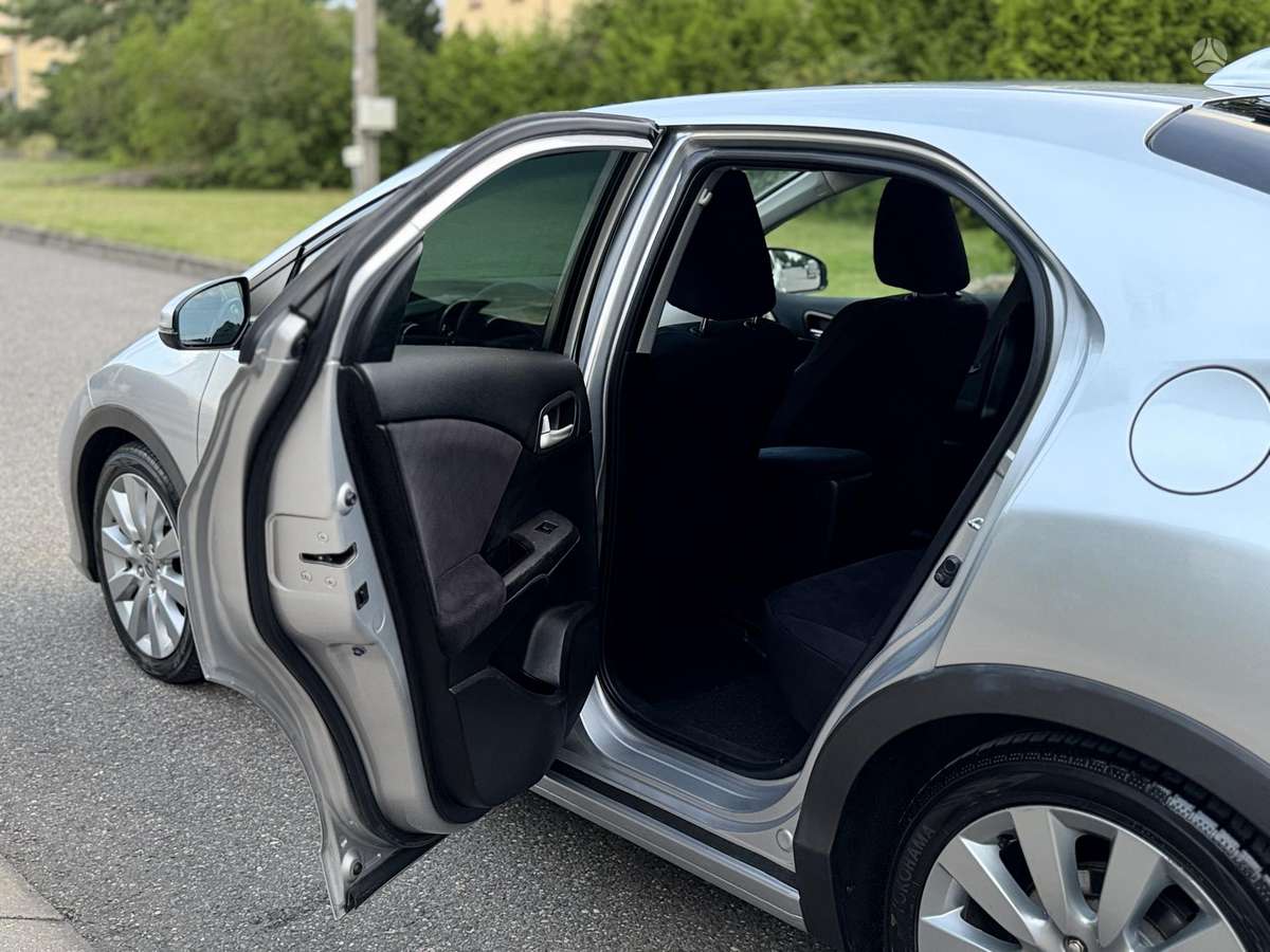Honda Civic, 1.8 l., hatchback