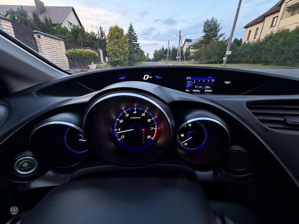 Honda Civic, 1.8 l., hatchback