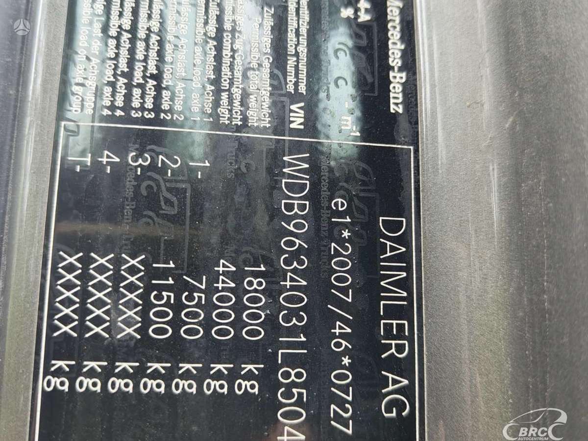 Mercedes-Benz 1842 Engine defect, double sleeper