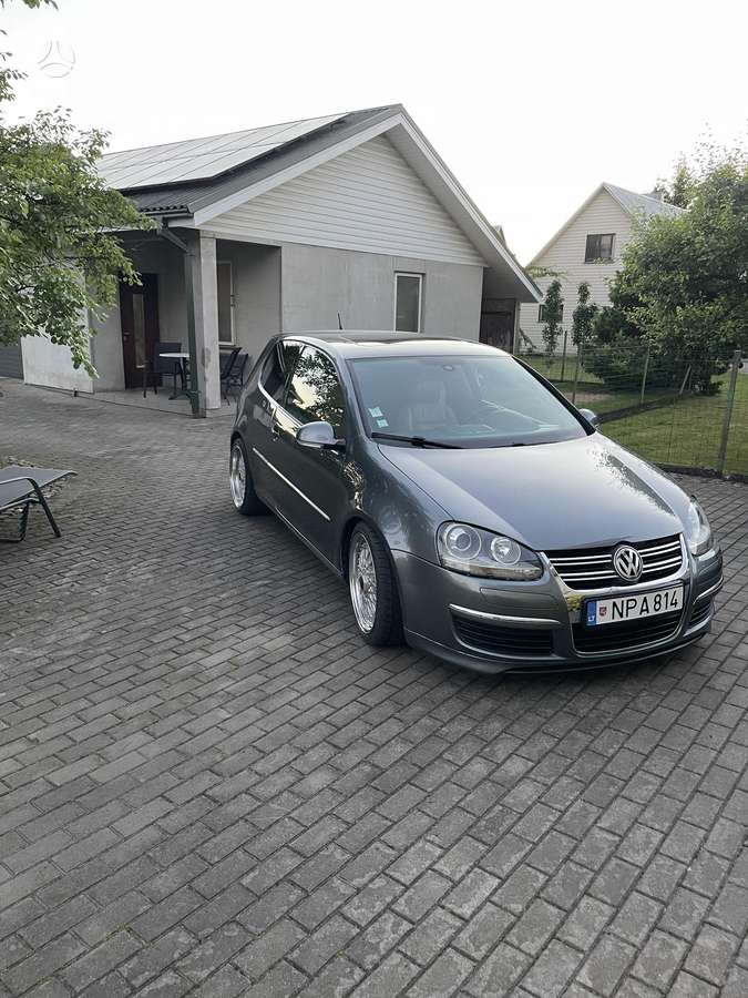 Volkswagen Golf - 2