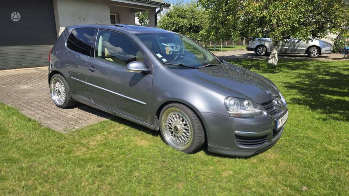 Volkswagen Golf - 4