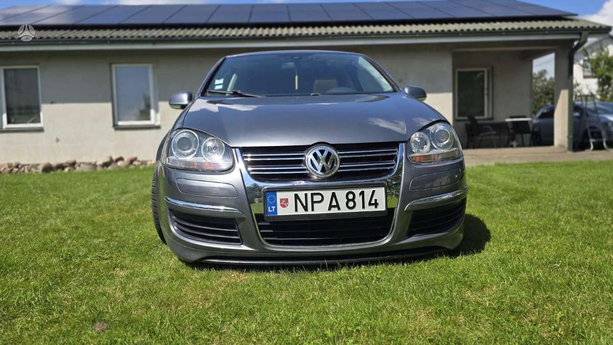 Volkswagen Golf - 5