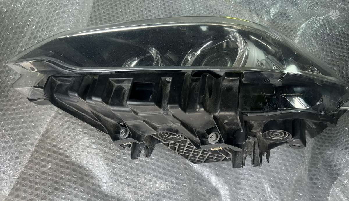BMW 2 serija žibintai
