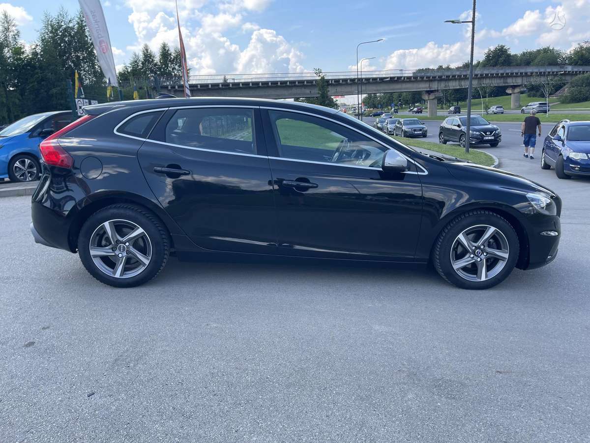 Volvo V40, 2.0 l., Хэтчбек