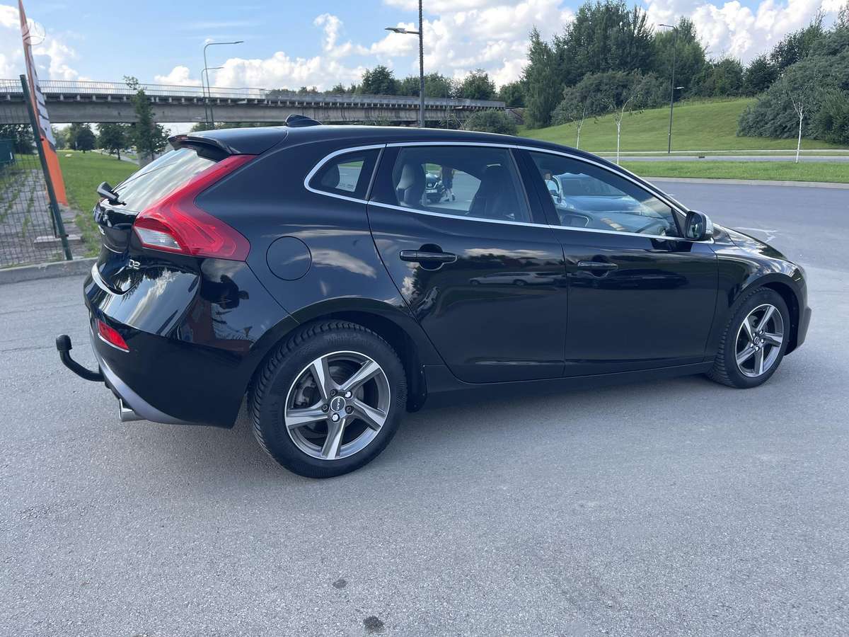 Volvo V40, 2.0 l., hatchback
