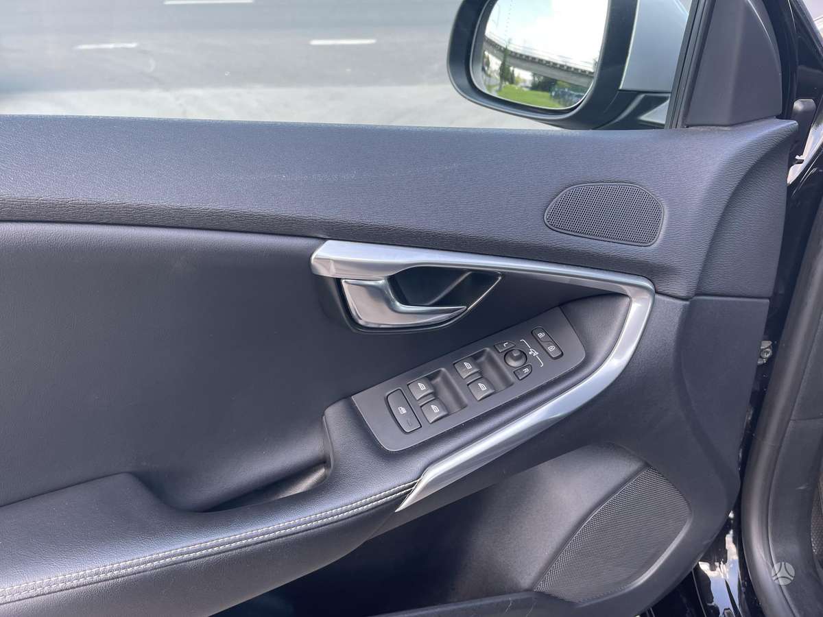 Volvo V40, 2.0 l., hatchback