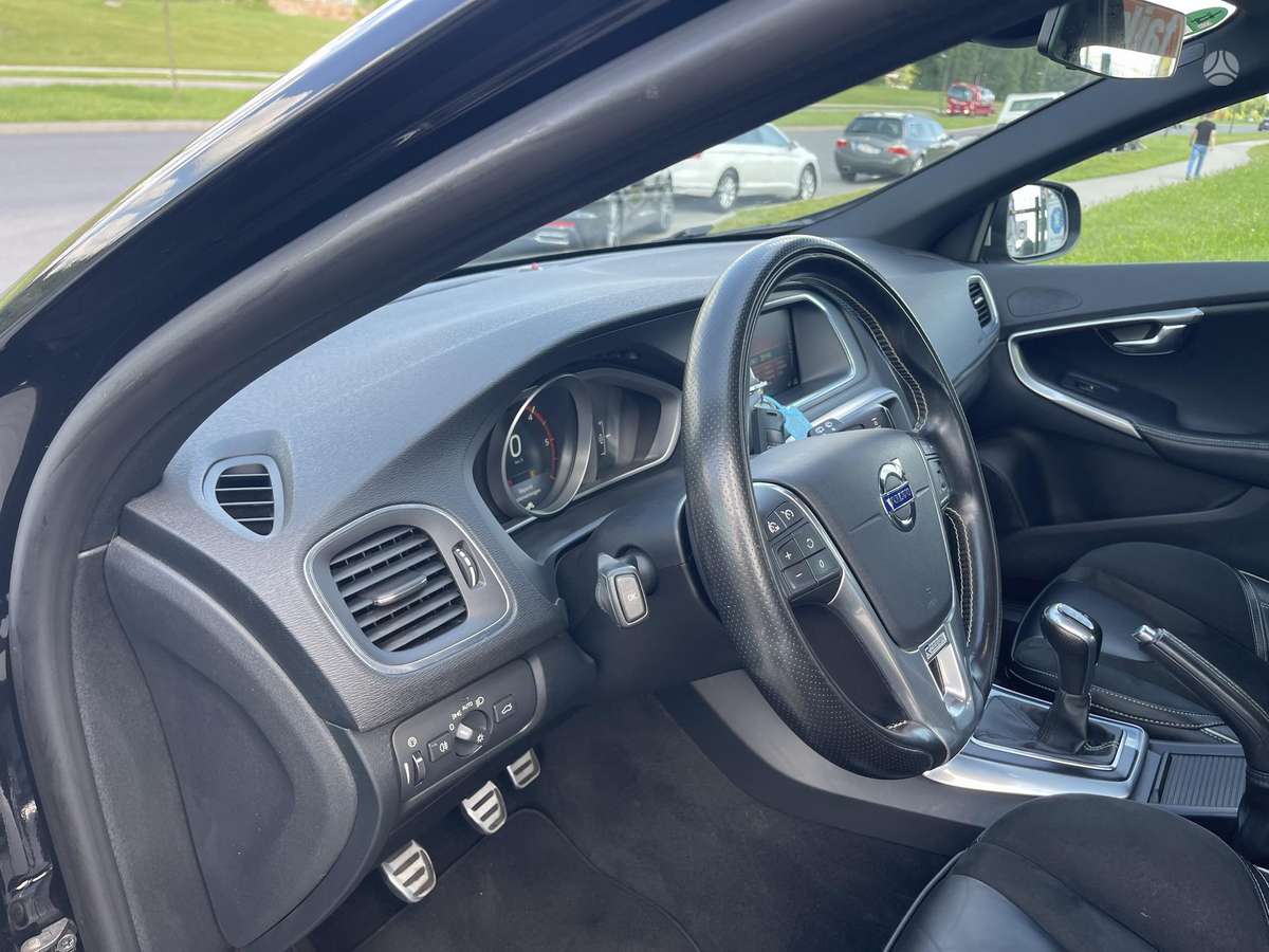 Volvo V40, 2.0 l., Хэтчбек