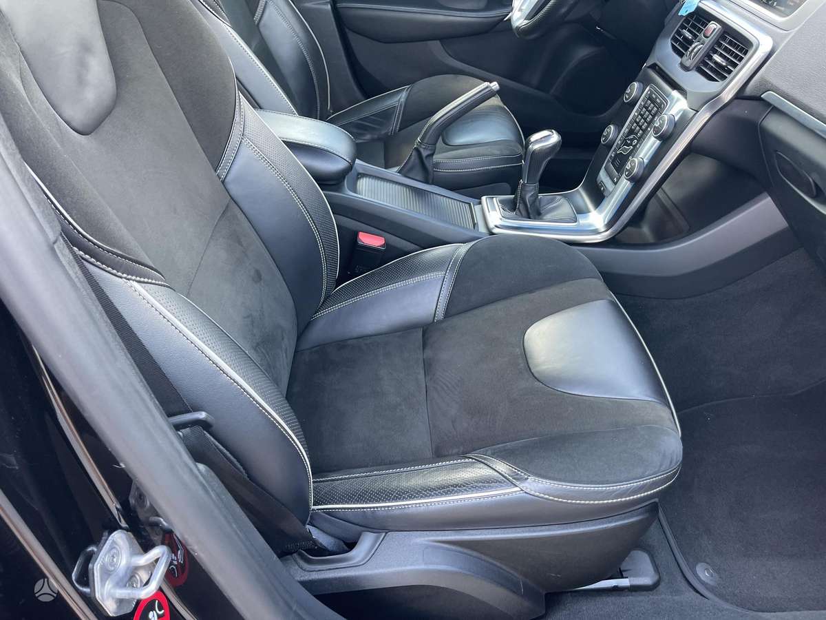Volvo V40, 2.0 l., Хэтчбек