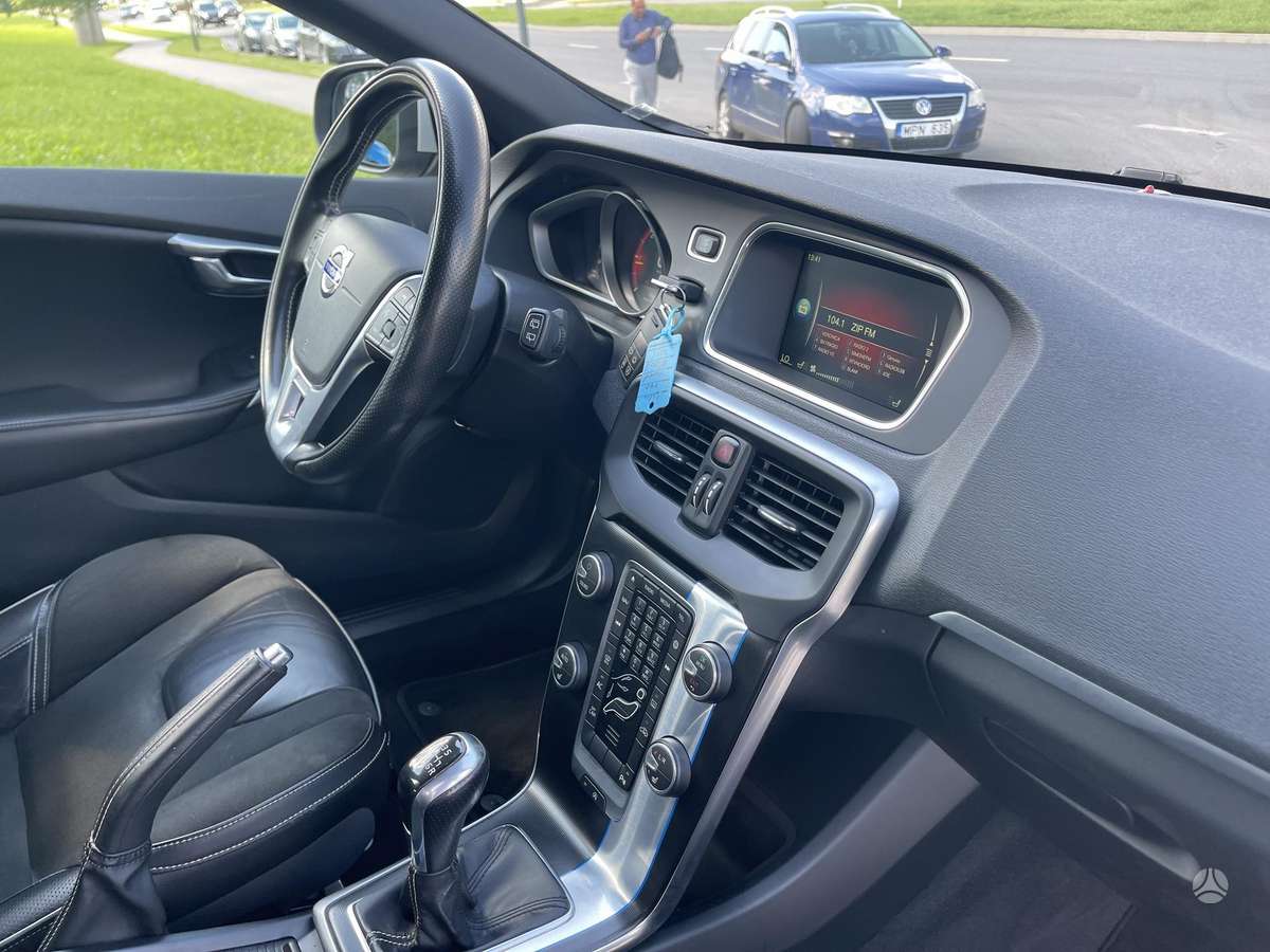 Volvo V40, 2.0 l., Хэтчбек