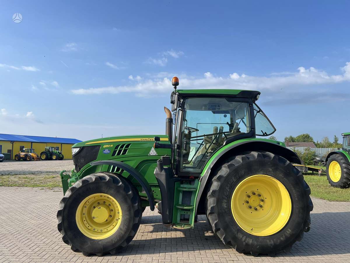 John Deere 6150R, traktoriai