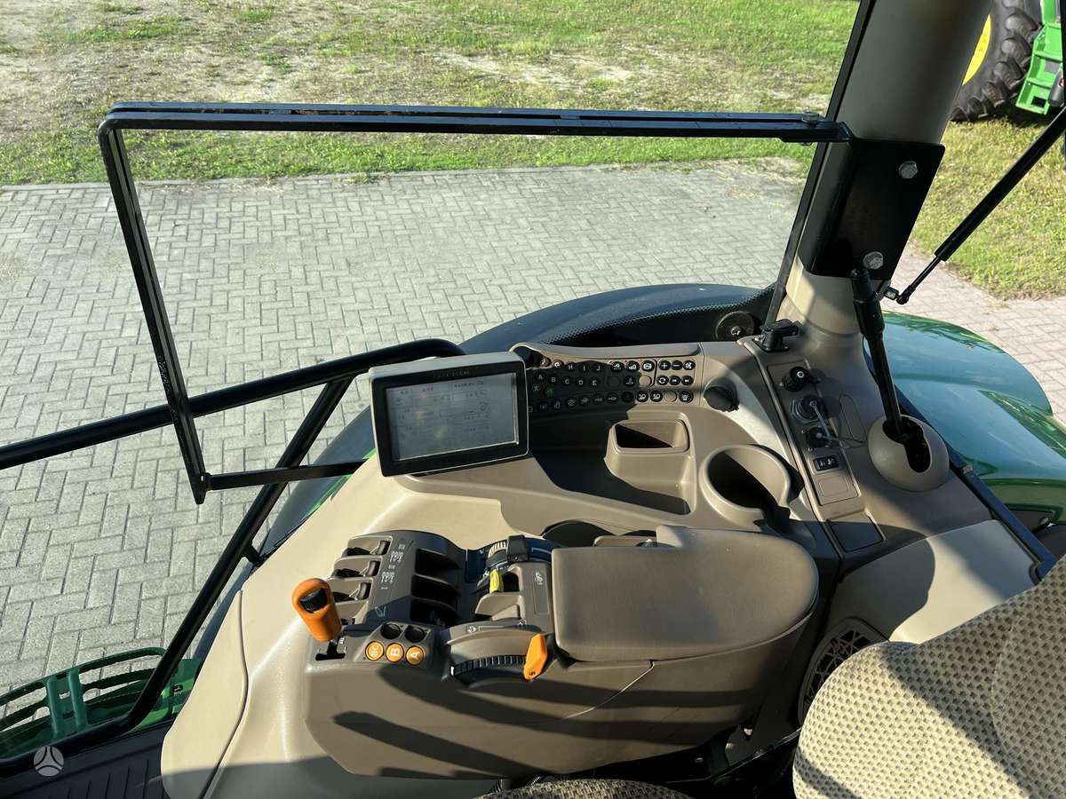 John Deere 6150R, traktoriai