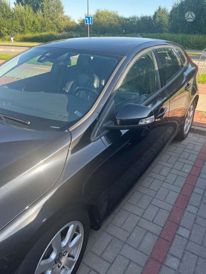 Volvo V40, 1.6 l., Хэтчбек