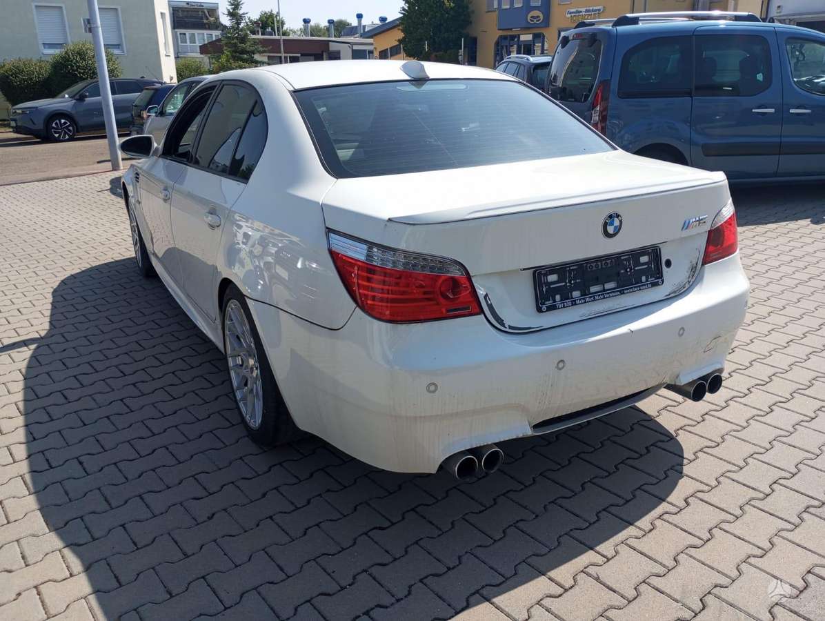 BMW M5, 5.0 l., Седан