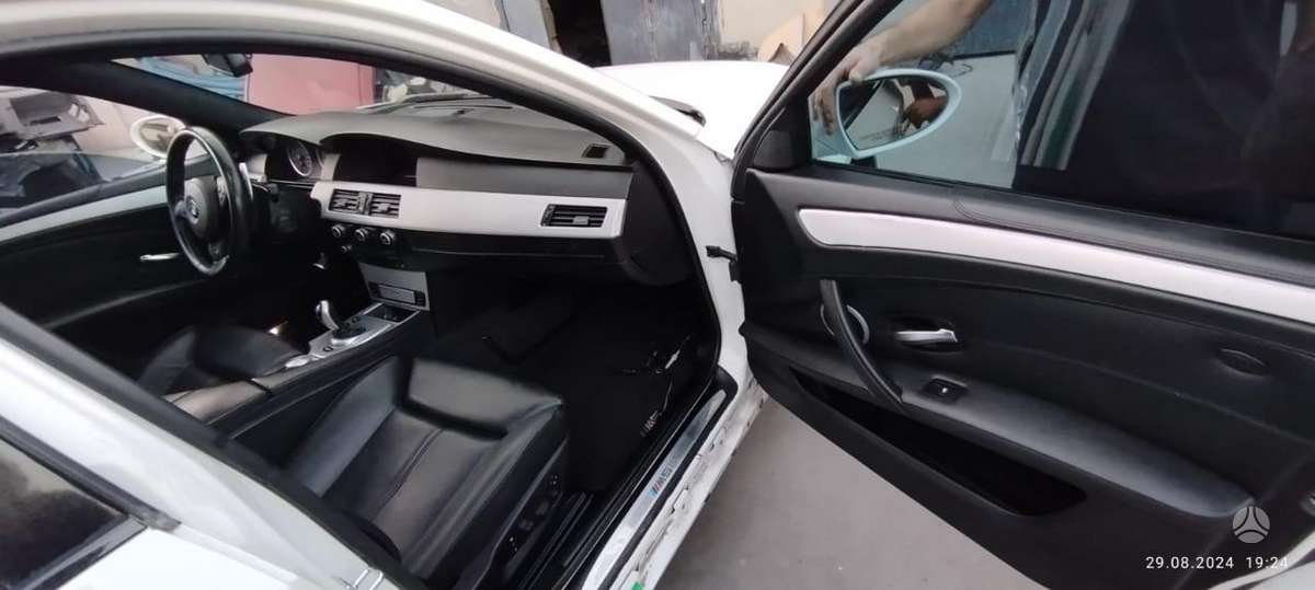 BMW M5, 5.0 l., Седан
