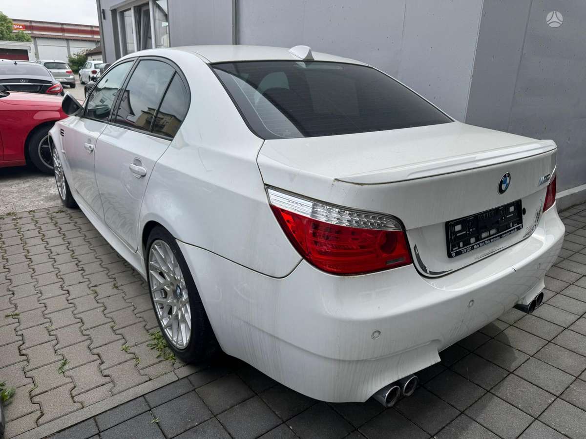 BMW M5, 5.0 l., Седан