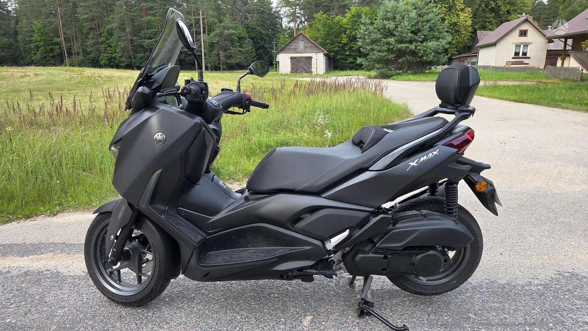 Yamaha XMAX 125, scooters / mopeds