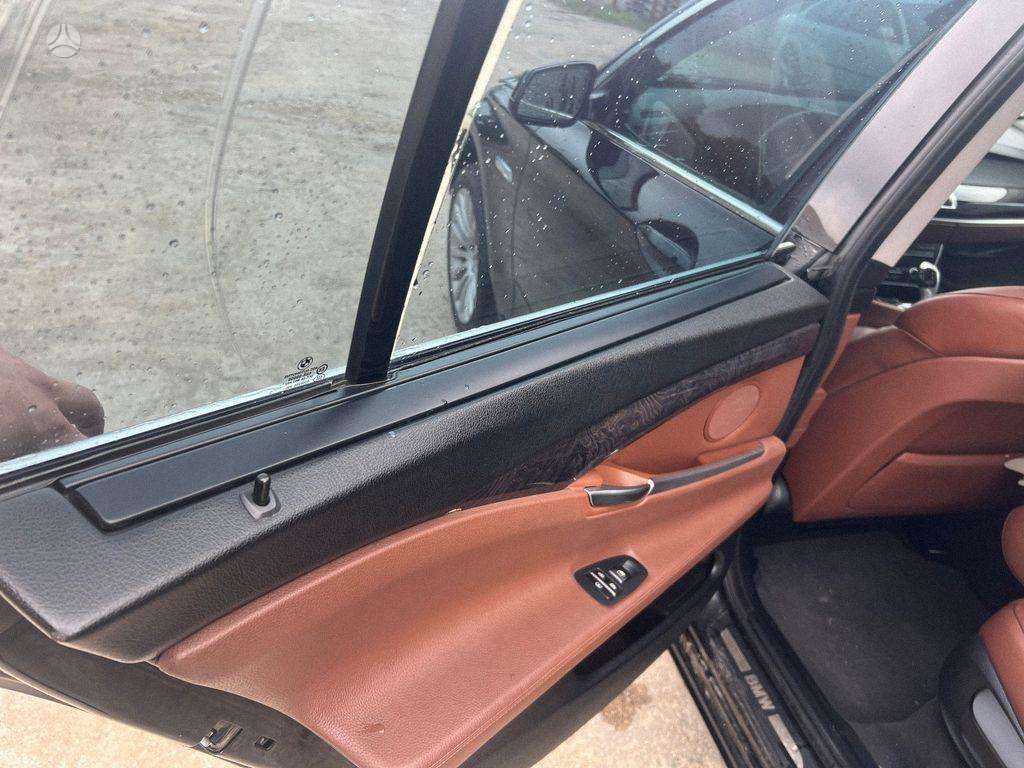 BMW 5 serija 37062388618