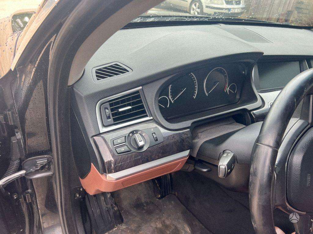 BMW 5 serija 37062388618