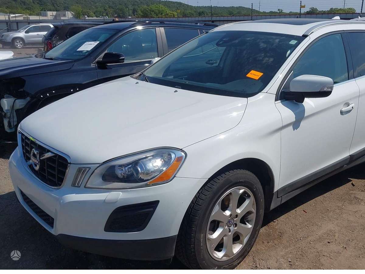 Volvo XC60 dalimis