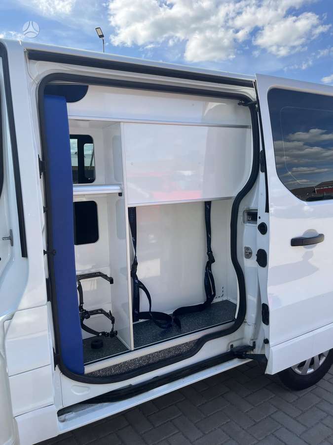 Renault Trafic, 2.0 l., mpv / minivan