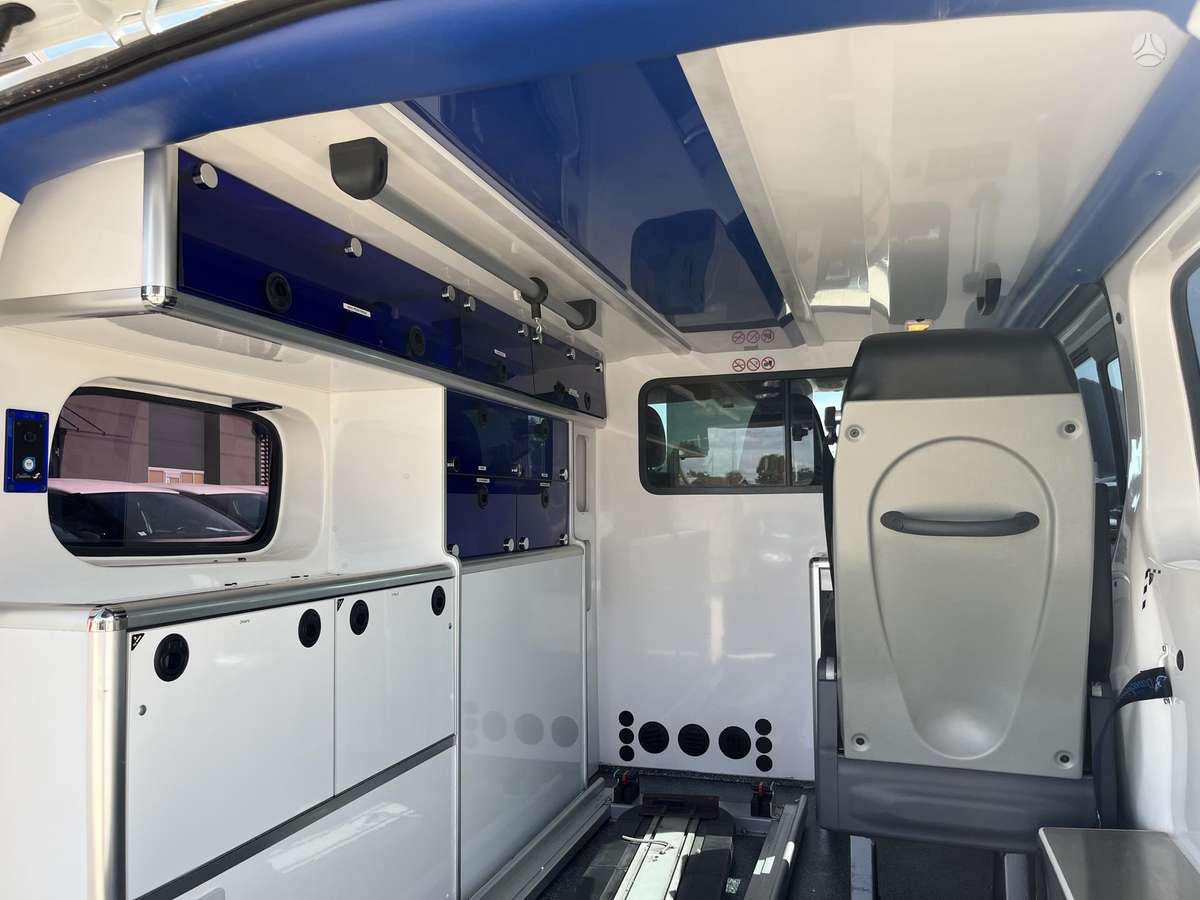 Renault Trafic, 2.0 l., mpv / minivan