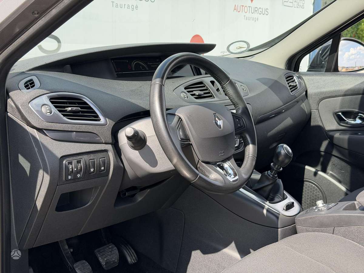 Renault Grand Scenic - 9
