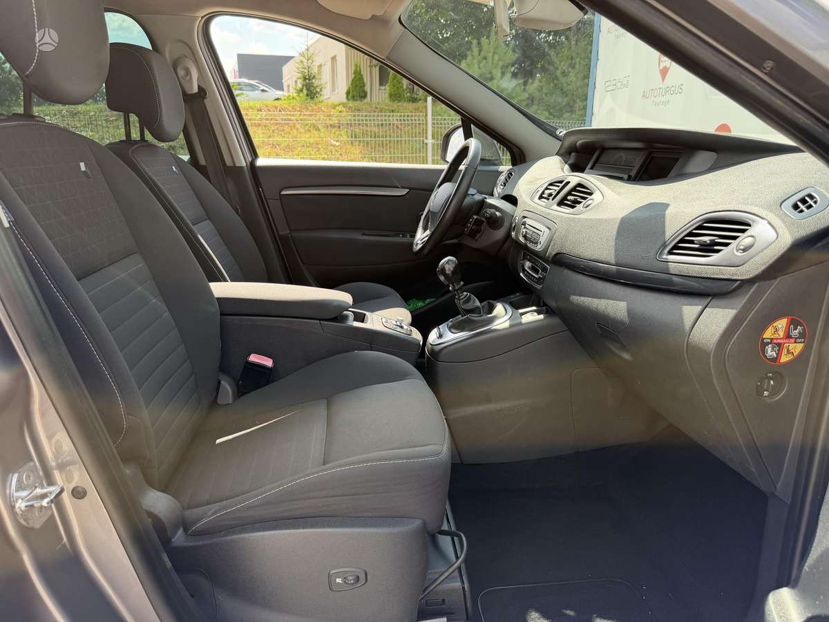 Renault Grand Scenic - 11