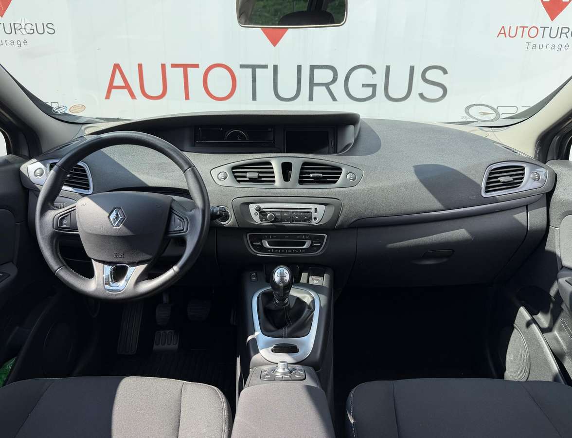 Renault Grand Scenic - 12