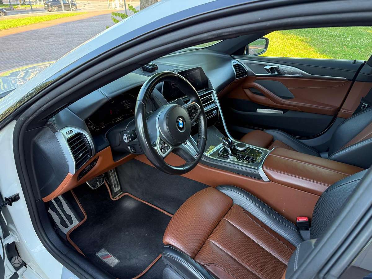 BMW M850, 4.4 l., Седан