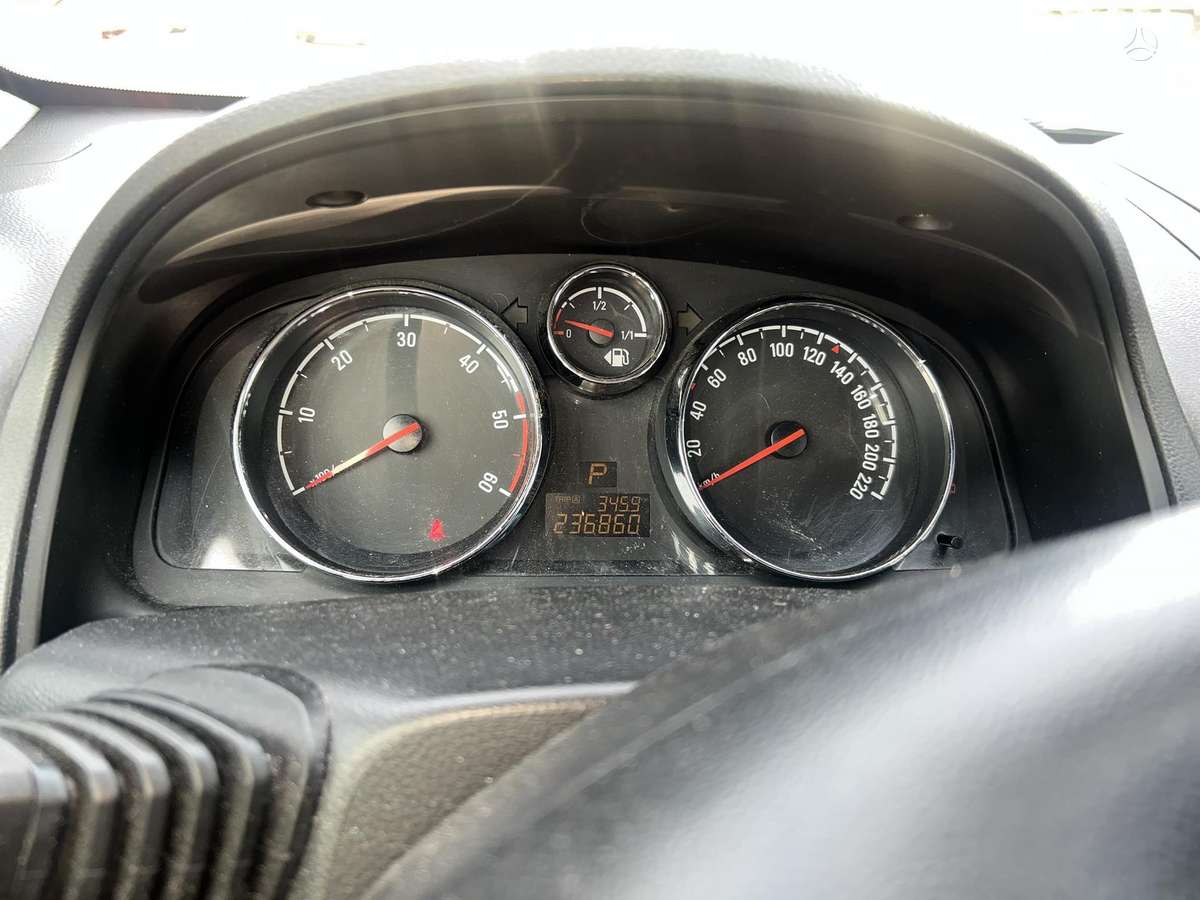 Opel Antara, 2.2 l., Внедорожник / Кроссовер