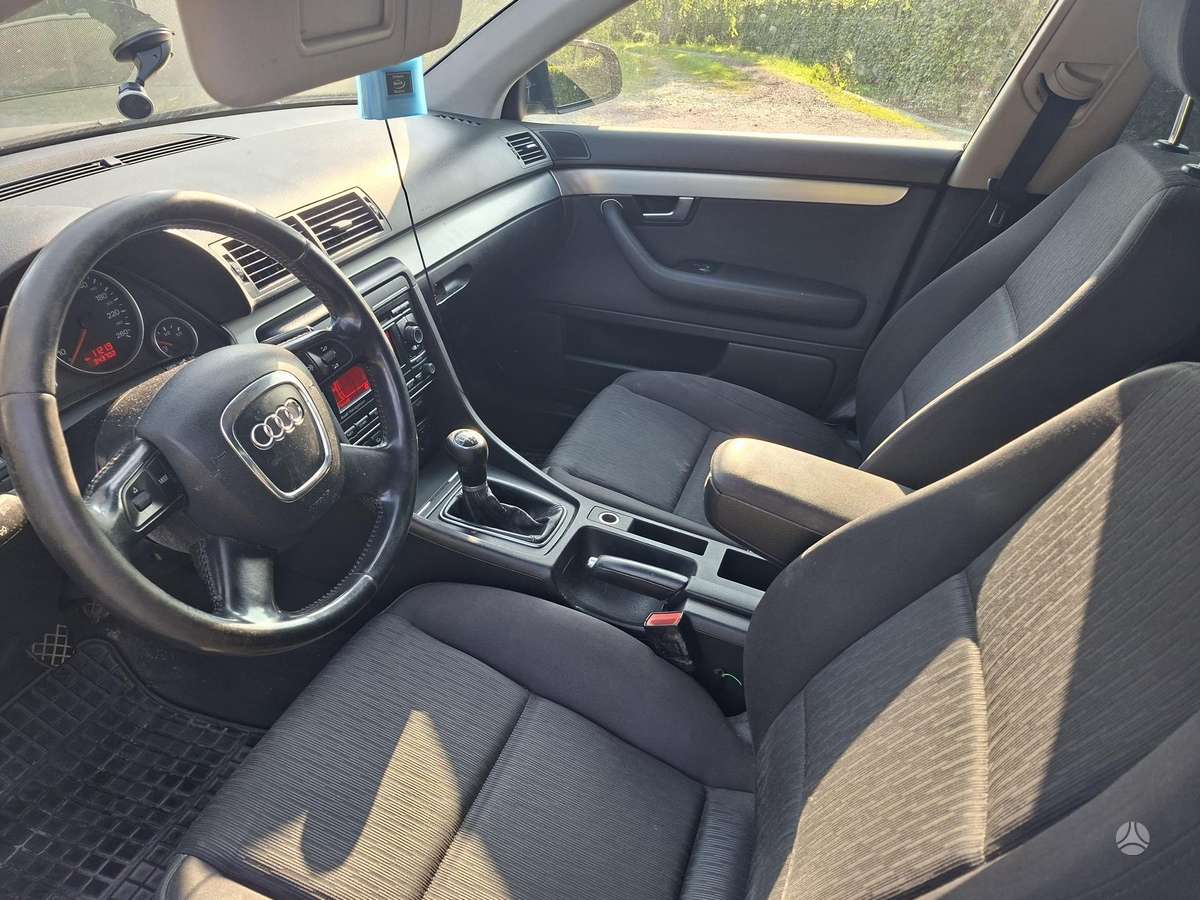 Audi A4, 2.0 l., Седан