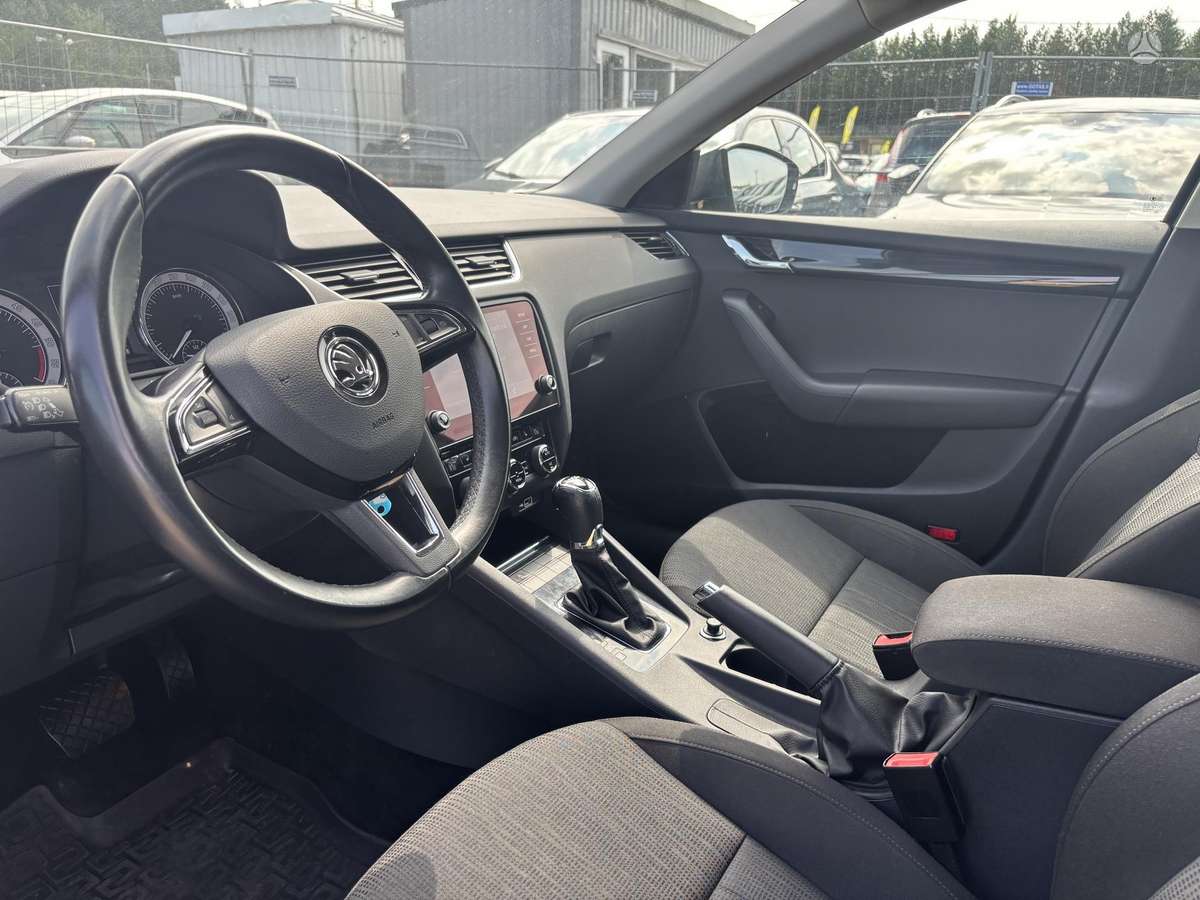 Skoda Octavia, 1.6 l., hatchback