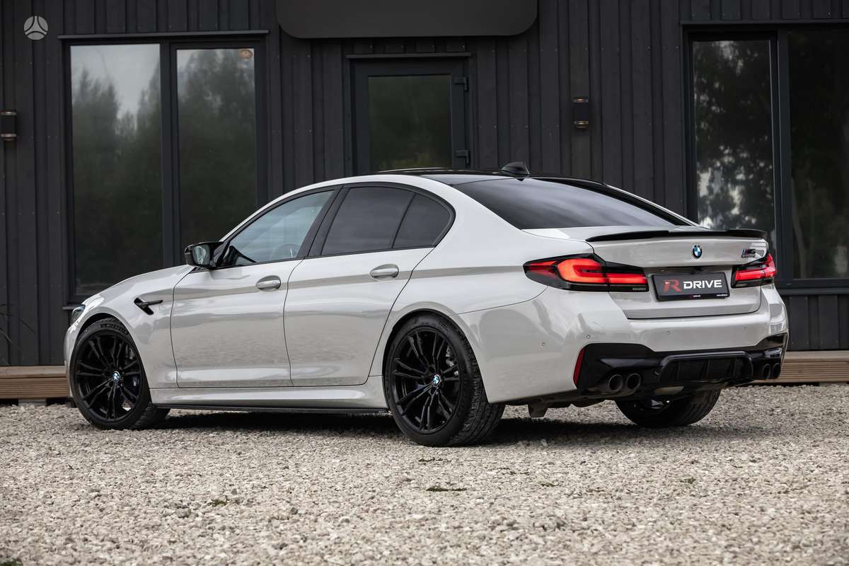 BMW M5, 4.4 l., Седан
