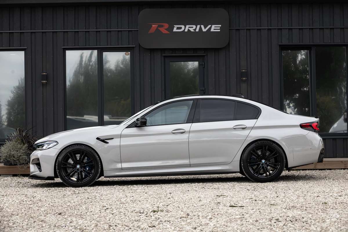 BMW M5, 4.4 l., Седан