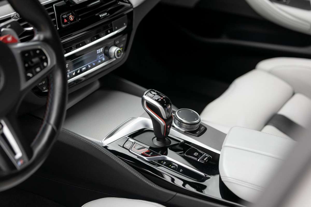 BMW M5, 4.4 l., Седан