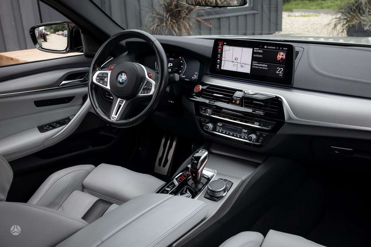 BMW M5, 4.4 l., Седан