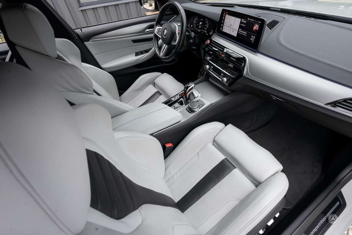 BMW M5, 4.4 l., Седан