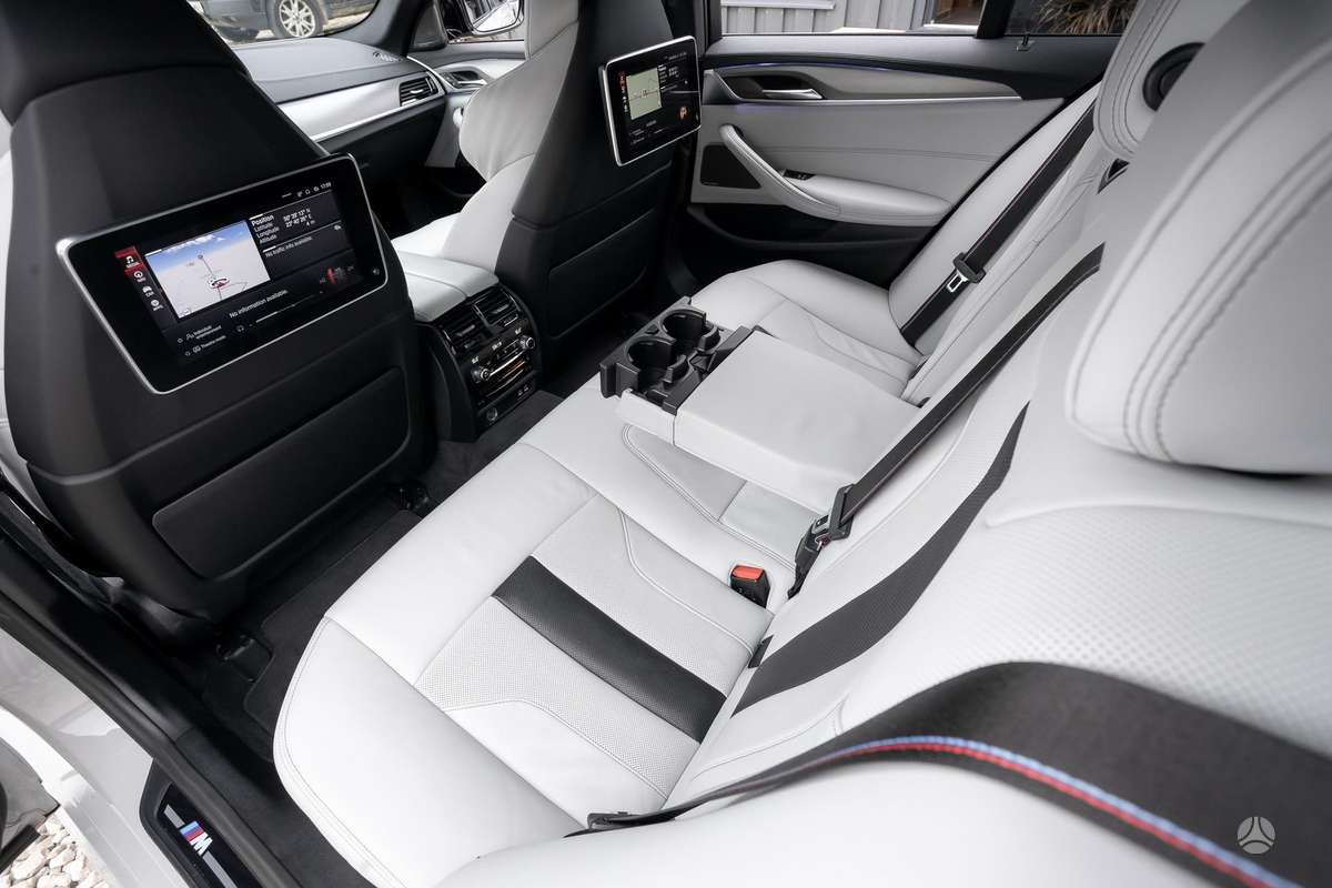 BMW M5, 4.4 l., Седан